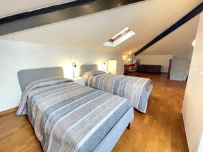 3 Schlafzimmer, Bügeleisen/Bügelbrett, Bettwäsche