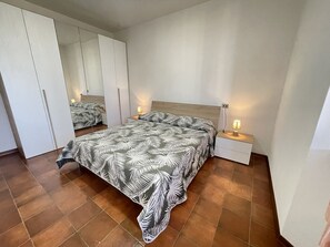 3 Schlafzimmer, Bügeleisen/Bügelbrett, Bettwäsche