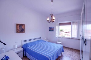 2 Schlafzimmer, Bügeleisen/Bügelbrett, Bettwäsche