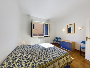 2 Schlafzimmer, Bügeleisen/Bügelbrett, Bettwäsche