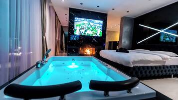 Luxury-Apartment, Terrasse, Poolblick | Eigener Whirlpool