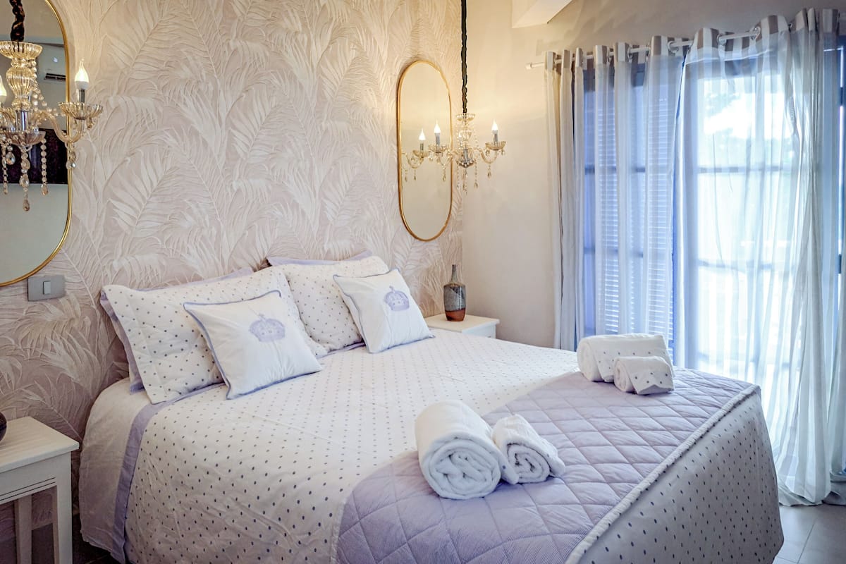 Exclusieve kamer, bubbelbad, uitzicht op zee | Kamervoorziening