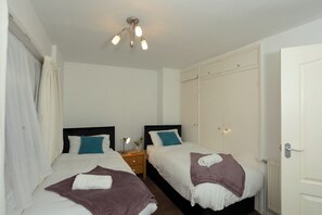 2 quartos, ferros/tábuas de passar roupa, Wi-Fi, roupa de cama