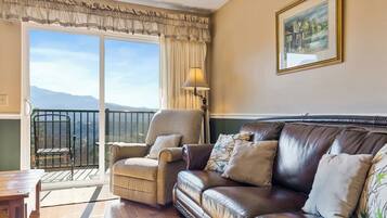 Signature Condo, 2 Bedrooms, Kitchen, Mountain View | Living room | 55-inch Smart TV with digital channels, fireplace