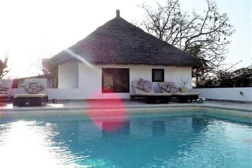 Waterfront chambre d'hôtes,2 pers, swimming pool, direct private access to beach and ocean