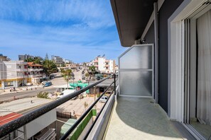 Balcony - Brothers Of the World Hostel (Ksamil)