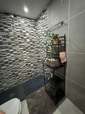 Shower - Sunny Oasis Retreat in Condado del Alhama (Alhama de Murcia)