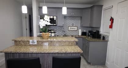 3-bedroom house in terrific Pompano Beach with WiFi, AC, 15 mins near beach.