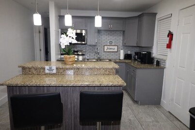 3-bedroom house in terrific Pompano Beach with WiFi, AC, 15 mins near beach.