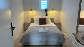 1 chambre, fer et planche à repasser, Wi-Fi, draps fournis