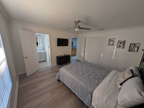 3 slaapkamers, een strijkplank/strijkijzer, wifi, beddengoed