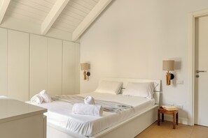 Departamento estándar, balcón | 1 habitación, tabla de planchar con plancha, wifi gratis y ropa de cama 