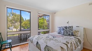 3 bedrooms, internet