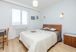 4 bedrooms, desk, iron/ironing board, free WiFi - Grand Appartement de Coubertin - Quiet - Albi (Albi)