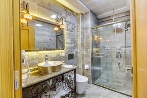 Shower, free toiletries, hair dryer, towels