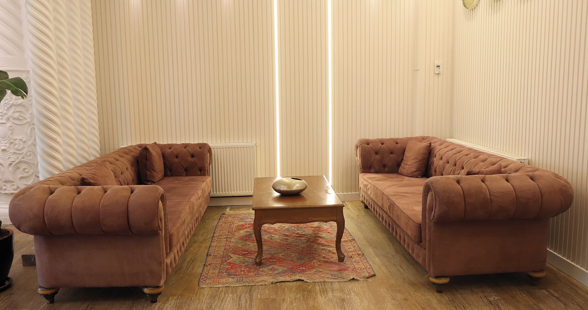 Lobby-lounge