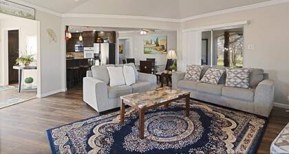 Private Guest Suite + Zipline + Hot Tub + Starlink + Game Room-Near Lake Texoma