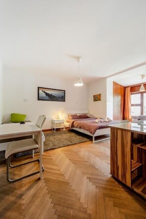 5 chambres, Wi-Fi gratuit, draps fournis