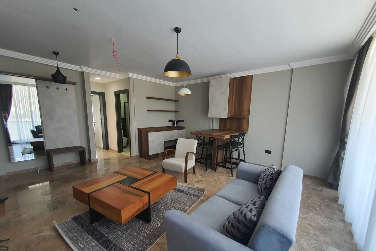 Superior Stüdyo Süit, 1 Çift Kişilik Yatak ve Çekyat, Havuz Manzaralı | Odada kasa, masa, ütü/ütü masası, ücretsiz kablosuz İnternet 