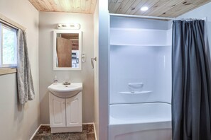 タオル、石鹸、トイレットペーパー