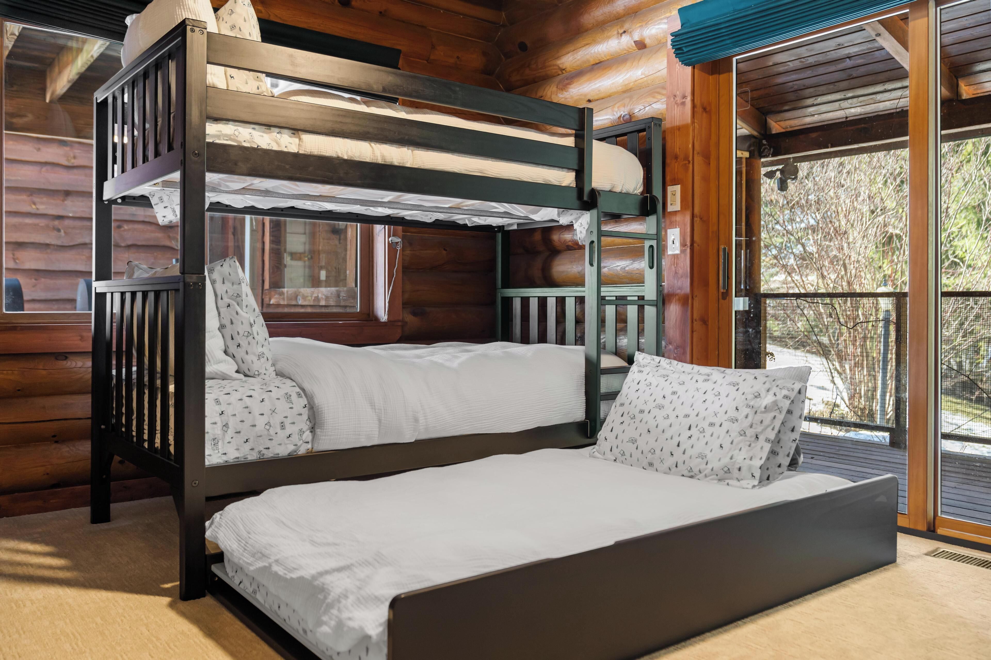 5 bedrooms, iron/ironing board, travel crib, free WiFi