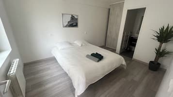 1 bedroom, iron/ironing board, free WiFi, bed sheets