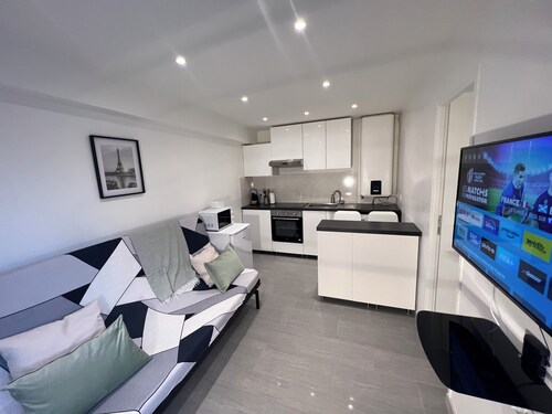 F2 entièrement independant