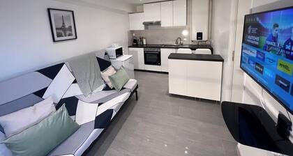 F2 entiĂšrement independant