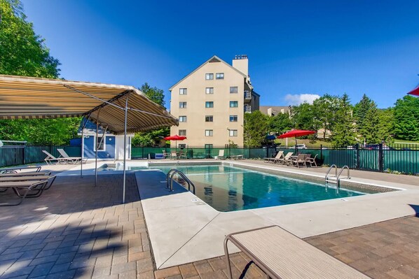 Pool - Mt Green 2-f06 (Killington)