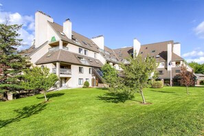 Exterior - Mt Green 2-f04 (Killington)