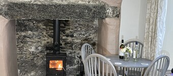 Tryfan Cottage  -  2.8 miles from Summit of Mt Snowdon