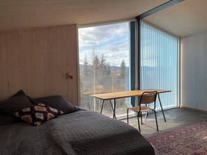 5 makuuhuonetta, työpöytä, silitysrauta/-lauta, Wi-Fi