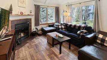 Condo, Multiple Beds (Woods Village 43) | Living area