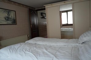 1 Schlafzimmer, Bügeleisen/Bügelbrett, kostenloses WLAN, Bettwäsche