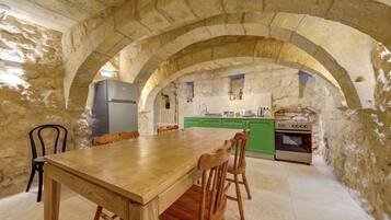 House, 3 Bedrooms, Smoking | Interior