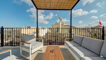 House, 3 Bedrooms, Smoking | Balcony