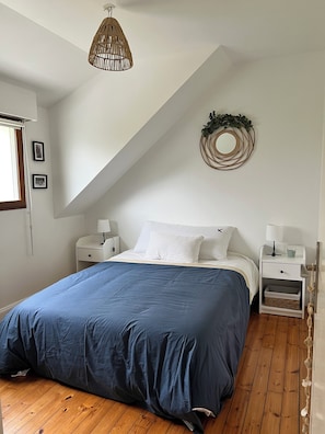 4 chambres, fer et planche à repasser, Wi-Fi, draps fournis