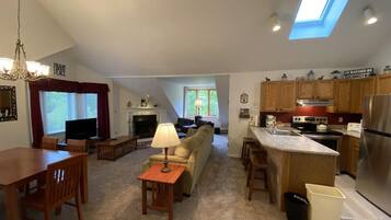 Condo, Multiple Beds (Pico Village Resort G301) | Interior