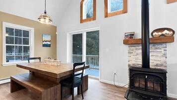House, Multiple Beds (The Mendon House) | Dining