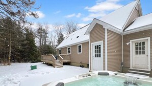 House, Multiple Beds (The Mendon House) | Outdoor spa tub - The Mendon House (Rutland)