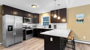 House, Multiple Beds (The Mendon House) | Private kitchen