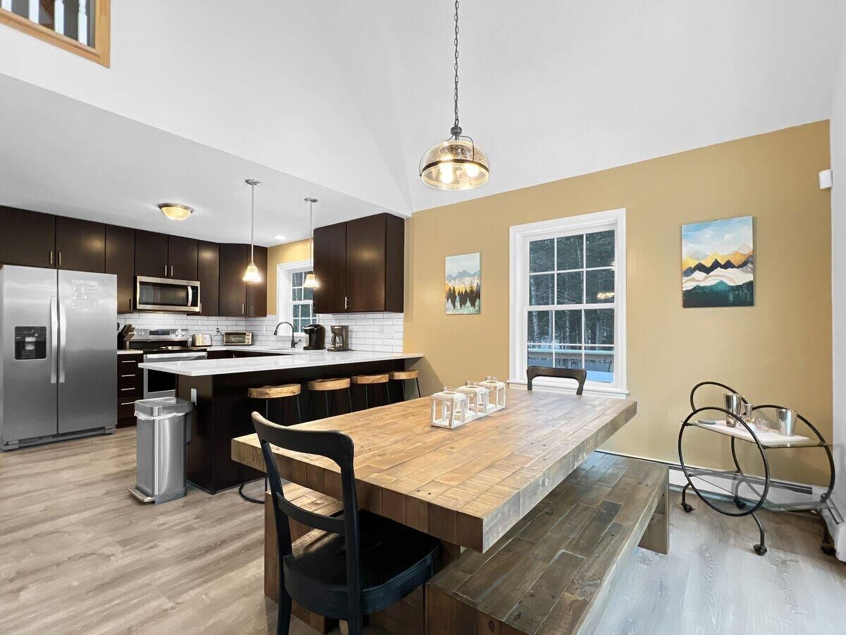 House, Multiple Beds (The Mendon House) | Private kitchen