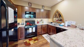 公寓客房, 多張床 (Sunrise - W Glade K-5) | 私人廚房