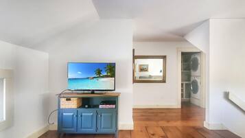 House, Multiple Beds (Old Orchard House) | Interior