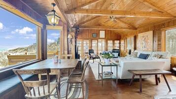 House, 1 Katil Ratu (Queen) (Seacoast Sanctuary) | Ruang tamu