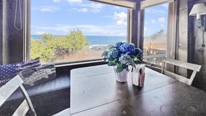 House, 1 Queen Bed (Seacoast Sanctuary) | Dining