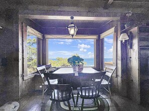 Hus, 1 queensize-seng (Seacoast Sanctuary) | Spiseområde