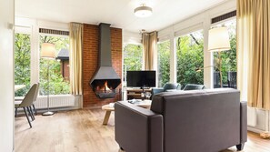 Bungalow (4CSH-Bungalow) | Living room | TV - Summio Parc Heihaas (Putten)