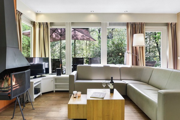 Bungalow (2L-Bungalow) | Living room | TV