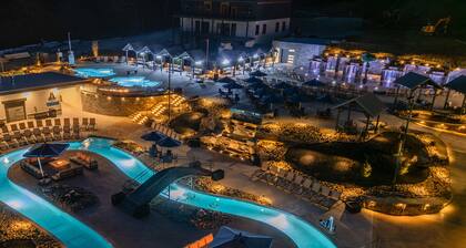 Incredible Oasis Vibe | Mtn Views | FREE Resort